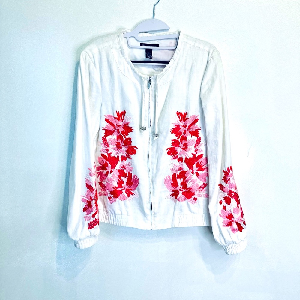 INC International Concepts . Embroidered White Pink floral jacket with zipper